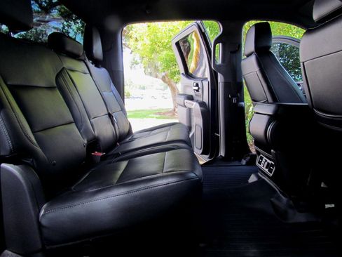 Used 2020 GMC Sierra 1500 SLE w/ SLE Value Package image 22