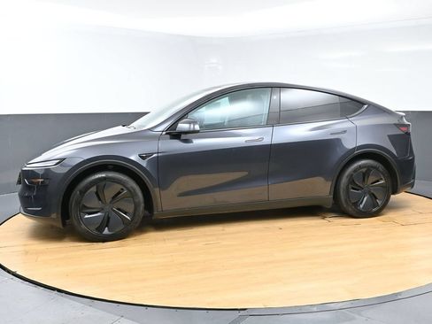 Used 2026 Tesla Model Y Long Range RWD image 52