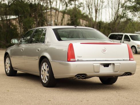 Used 2007 Cadillac DTS Luxury II image 5
