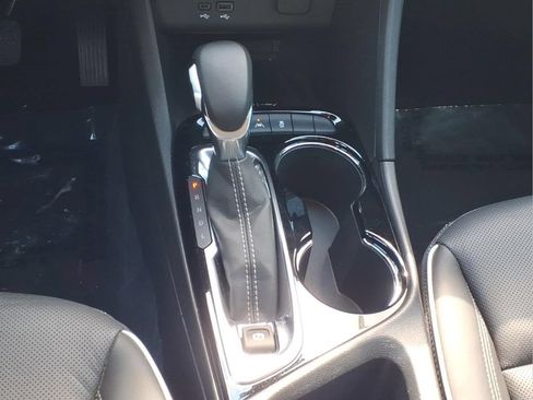 Used 2025 Buick Encore GX Avenir w/ Avenir Technology Package FWD image 17