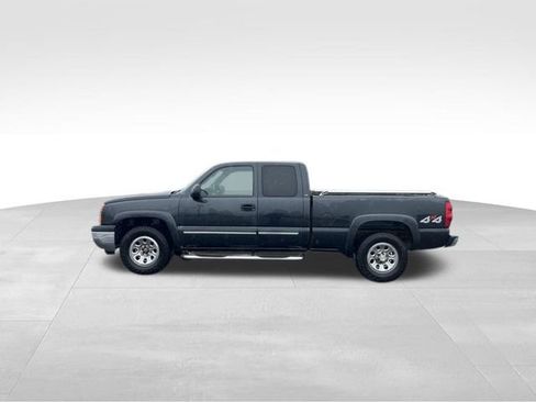 Used 2005 Chevrolet Silverado 1500 LS w/ Light Duty Power Package image 2