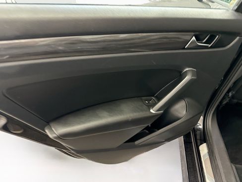 Used 2020 Volkswagen Passat 2.0T R-Line FWD image 26