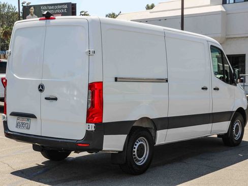 Used 2024 Mercedes-Benz Sprinter 2500 image 4