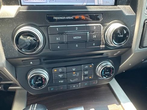 Used 2017 Ford F150 Lariat w/ Equipment Group 502A Luxury AWD/4WD image 24
