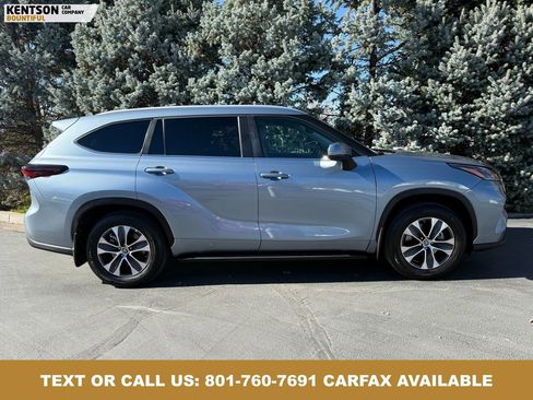 Used 2024 Toyota Highlander XLE AWD/4WD image 11