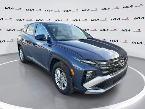 Used 2025 Hyundai Tucson SE FWD image 1