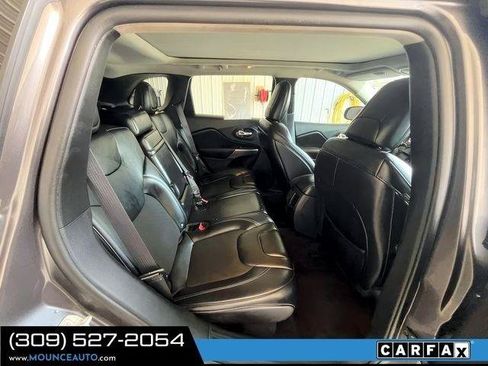Used 2019 Jeep Cherokee Latitude Plus w/ Comfort/Convenience Group AWD/4WD image 7