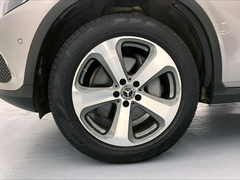 Used 2019 Mercedes-Benz GLC 300 image 9