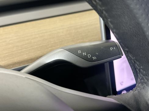 Used 2023 Tesla Model Y Long Range AWD/4WD image 23