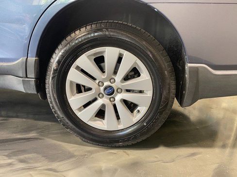 Used 2018 Subaru Outback 2.5i w/ Popular Package #1 AWD/4WD image 10