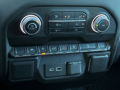 Used 2022 Chevrolet Silverado 1500 Custom Trail Boss image 21