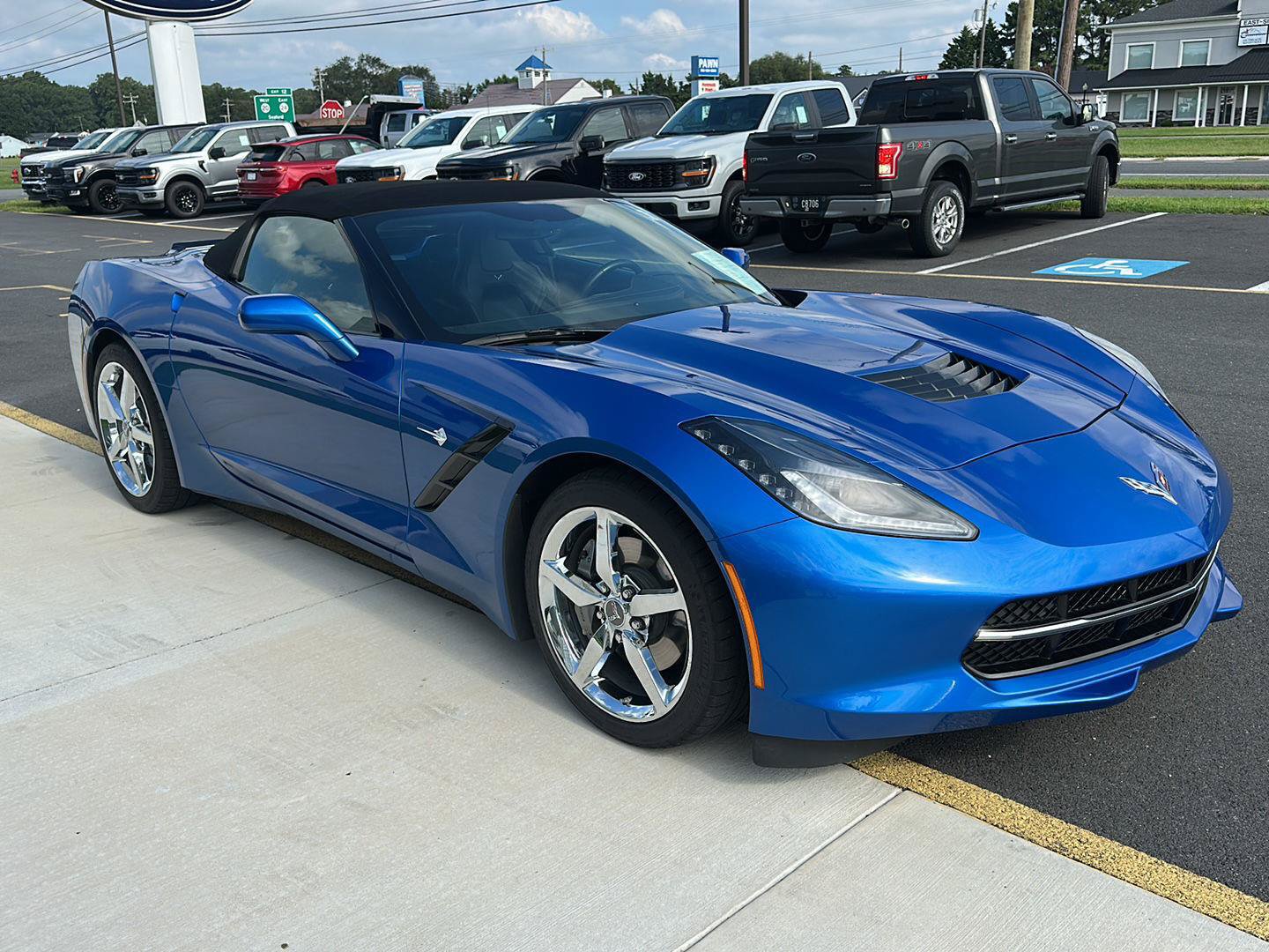 Used 2015 Chevrolet Corvette Stingray Convertible w/ 3LT Preferred Equipment Group RWD image 33