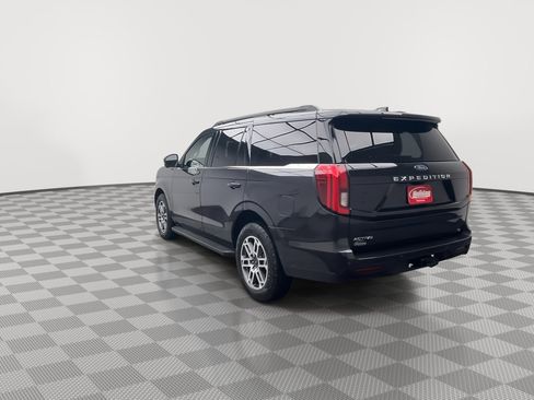Used 2025 Ford Expedition Active image 2
