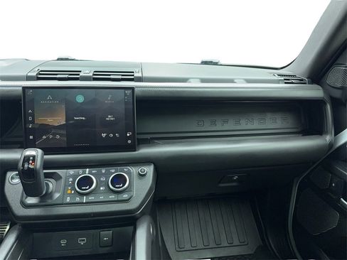 Used 2023 Land Rover Defender 110 V8 image 21