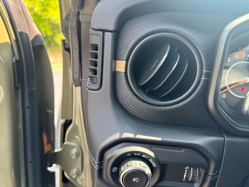 Used 2025 Jeep Wrangler Unlimited Rubicon 392 AWD/4WD image 28