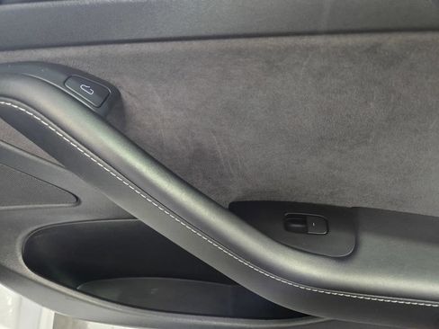 Used 2021 Tesla Model 3 Standard Range Plus image 8