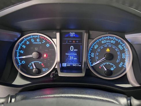 Used 2020 Toyota Tacoma SR5 image 26
