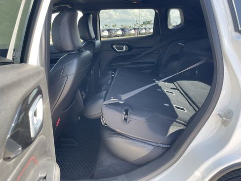 Used 2024 Jeep Compass Trailhawk image 18