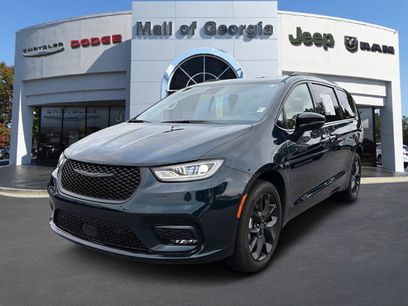 Used 2025 Chrysler Pacifica Limited