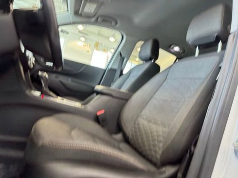 Used 2020 Chevrolet Equinox LT image 9