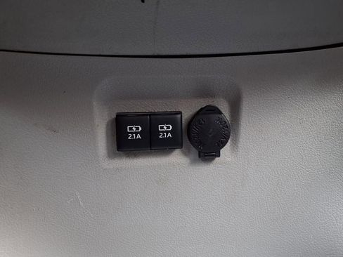 Used 2020 Toyota Sienna L image 20