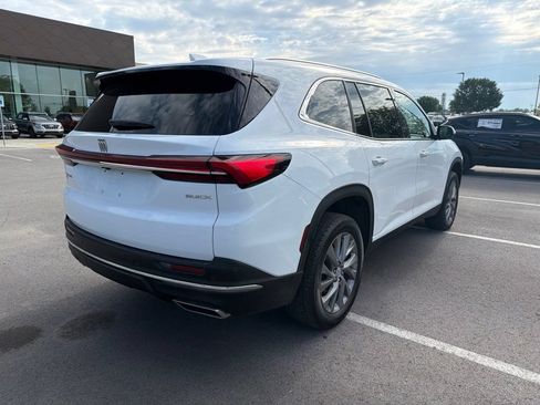 Used 2025 Buick Enclave Preferred AWD/4WD image 5