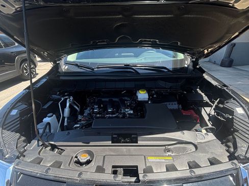 Used 2025 Nissan Pathfinder SV FWD image 40