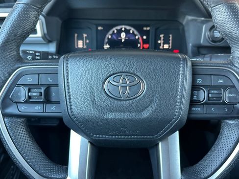 Used 2024 Toyota Tacoma SR5 AWD/4WD image 22