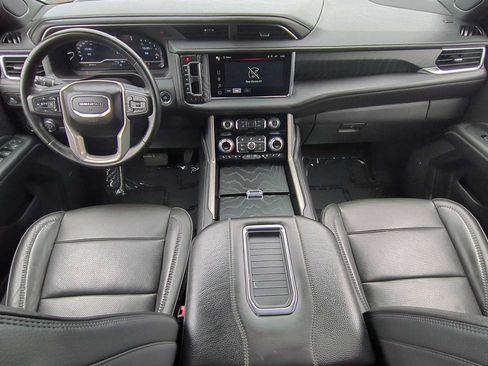 Used 2024 GMC Yukon XL Denali AWD/4WD image 13