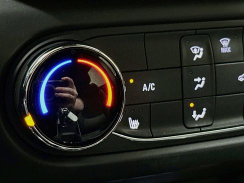 Used 2022 Chevrolet TrailBlazer RS AWD/4WD image 22