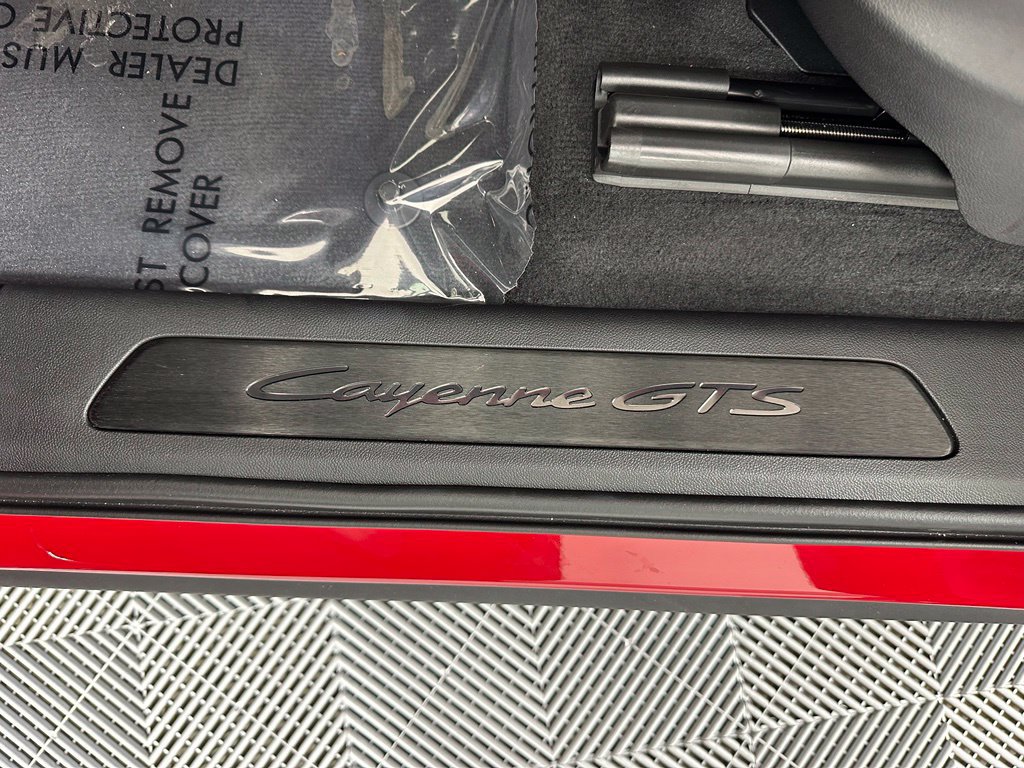 Used 2026 Porsche Cayenne GTS AWD/4WD image 21