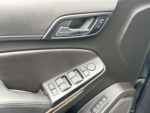 Used 2019 Chevrolet Tahoe LT RWD image 18