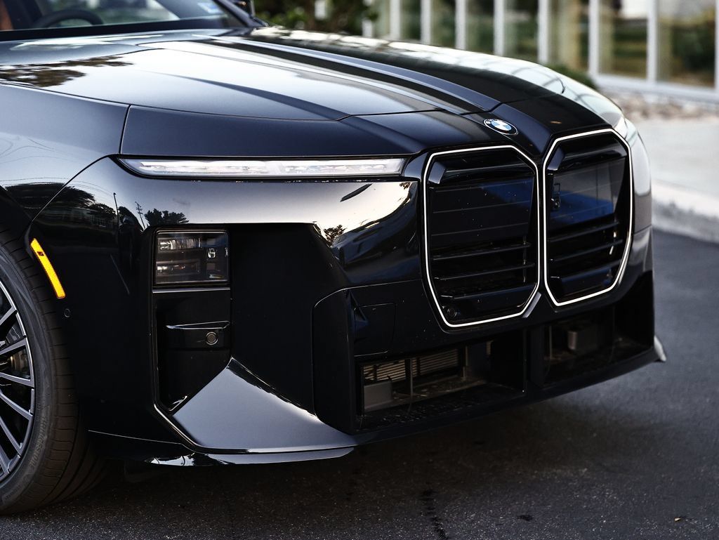 New 2027 BMW 740i w/ Executive Package RWD image 2