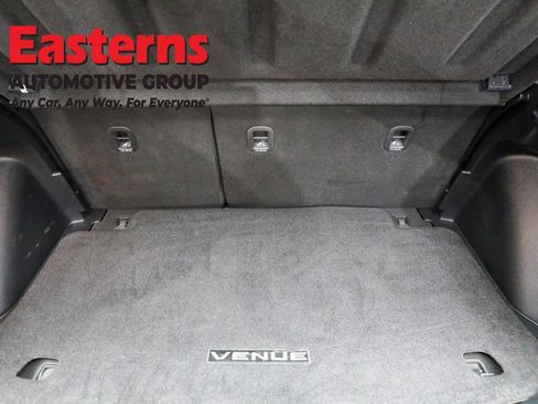 Used 2022 Hyundai Venue SEL image 9