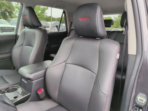 Used 2023 Toyota 4Runner TRD Off-Road Premium AWD/4WD image 25