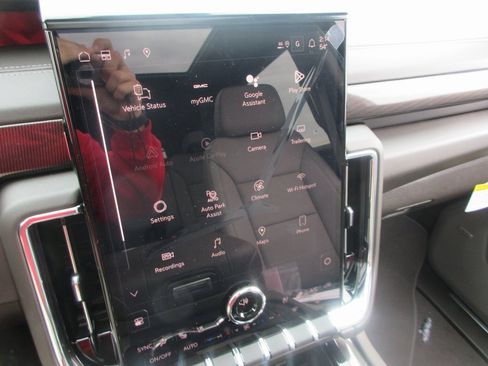 New 2026 GMC Yukon Elevation w/ Elevation Premium Package image 19