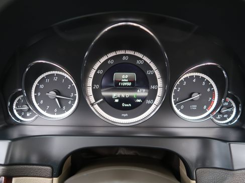 Used 2013 Mercedes-Benz E 550 Cabriolet image 25