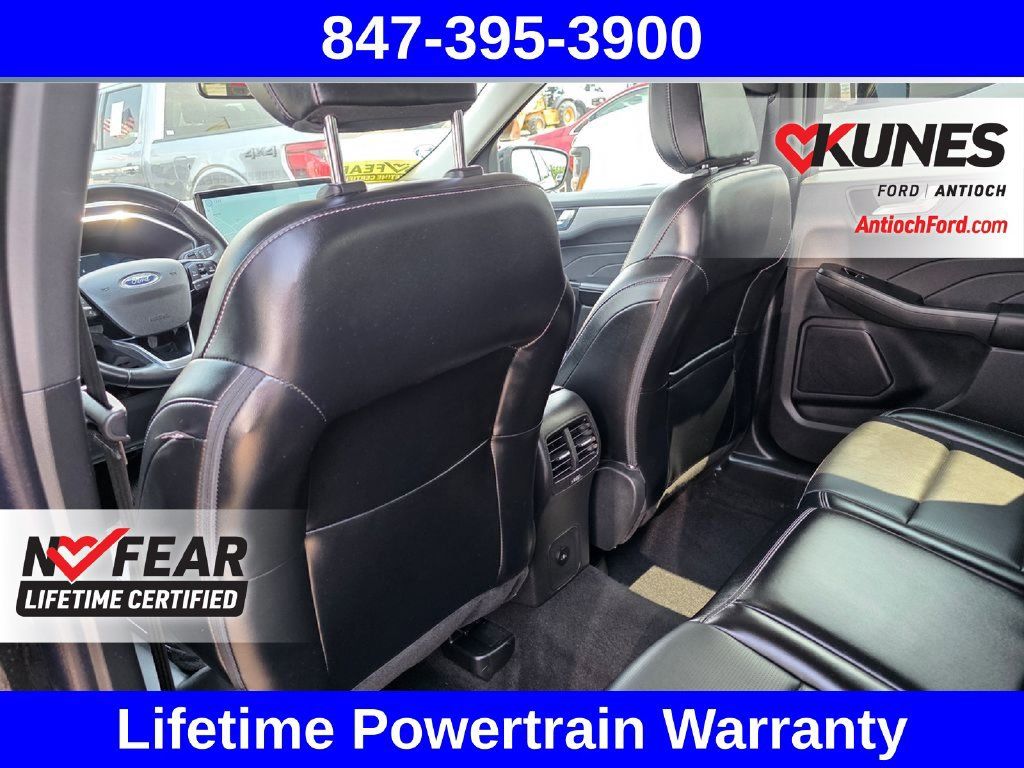 Certified 2025 Ford Escape Platinum AWD/4WD image 31