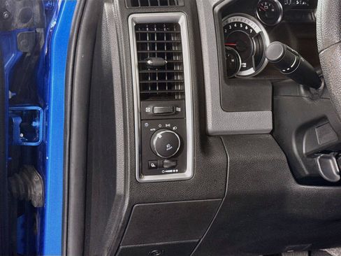 Used 2020 RAM 1500 Warlock w/ Electronics Group AWD/4WD image 4