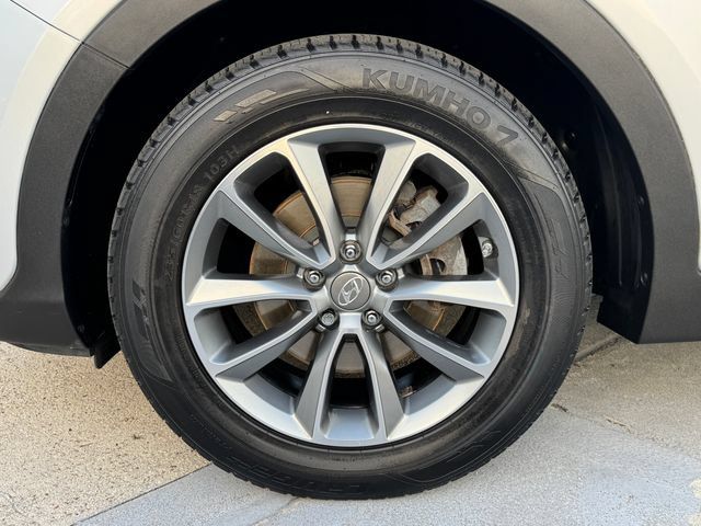 Used 2017 Hyundai Santa Fe SE AWD/4WD image 10