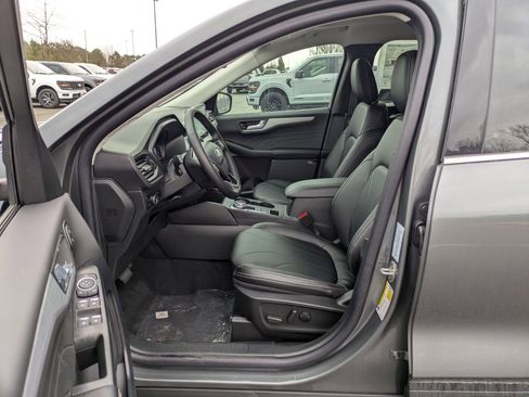 New 2026 Ford Escape SE w/ PHEV Premium Package FWD image 12