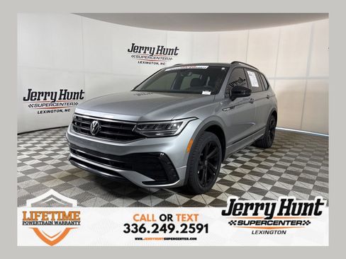 Used 2023 Volkswagen Tiguan SE R-Line FWD image 1
