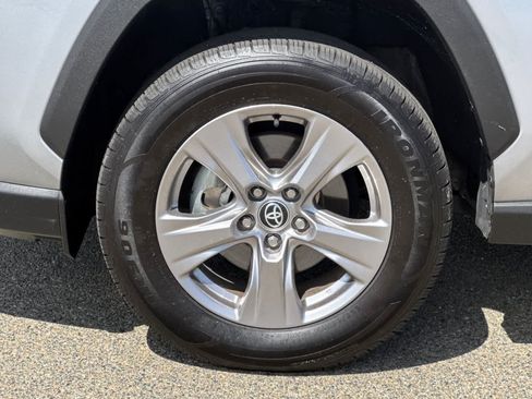 Used 2023 Toyota RAV4 XLE AWD/4WD image 13