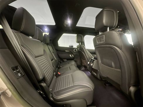 Used 2023 Land Rover Discovery S R-Dynamic image 27