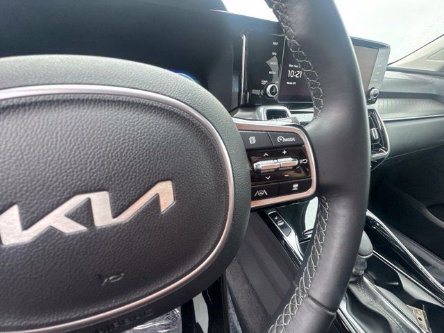 Used 2023 Kia Sorento SX AWD/4WD image 26