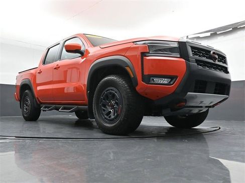 Used 2025 Nissan Frontier PRO-4X image 29