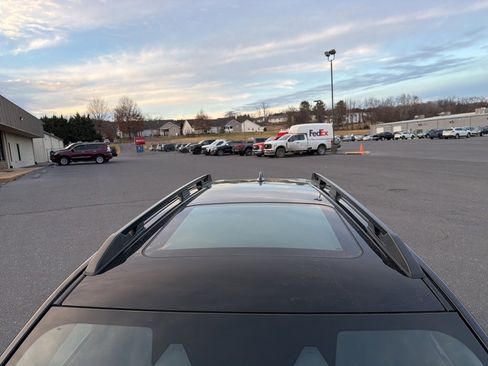 Used 2025 Subaru Forester Premium w/ Convenience Package #2 image 9