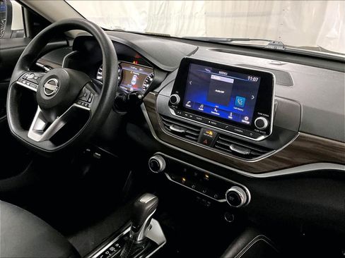 Used 2023 Nissan Altima 2.5 SV FWD image 14