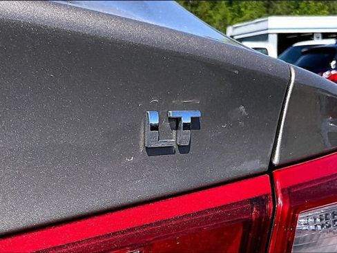 Used 2024 Chevrolet Malibu LT FWD image 23