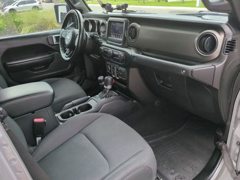 Used 2021 Jeep Gladiator Sport AWD/4WD image 20